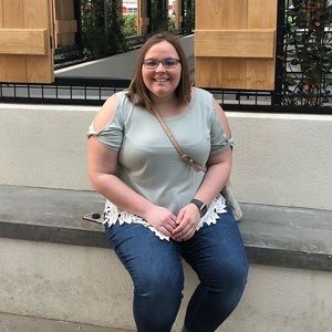 Meet your Posher, Abby